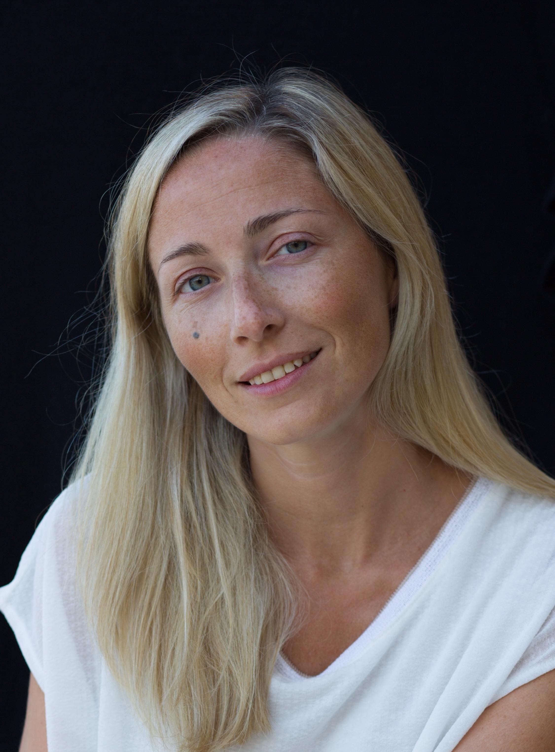 Dr Carla Perna
