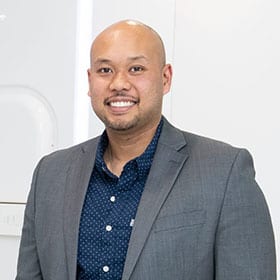 Dr Jeremy de Leon
